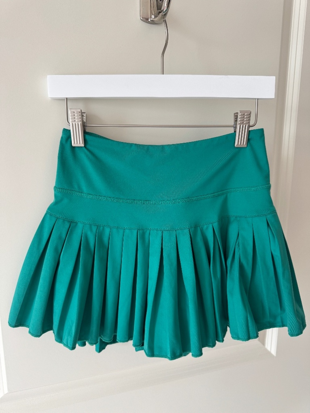 Women's Gold Hinge Lucky Green Pleated Tennis Skirt XS